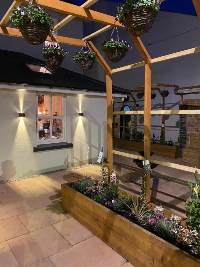 Domo Boutique Hotel Oldbury  Exterior photo